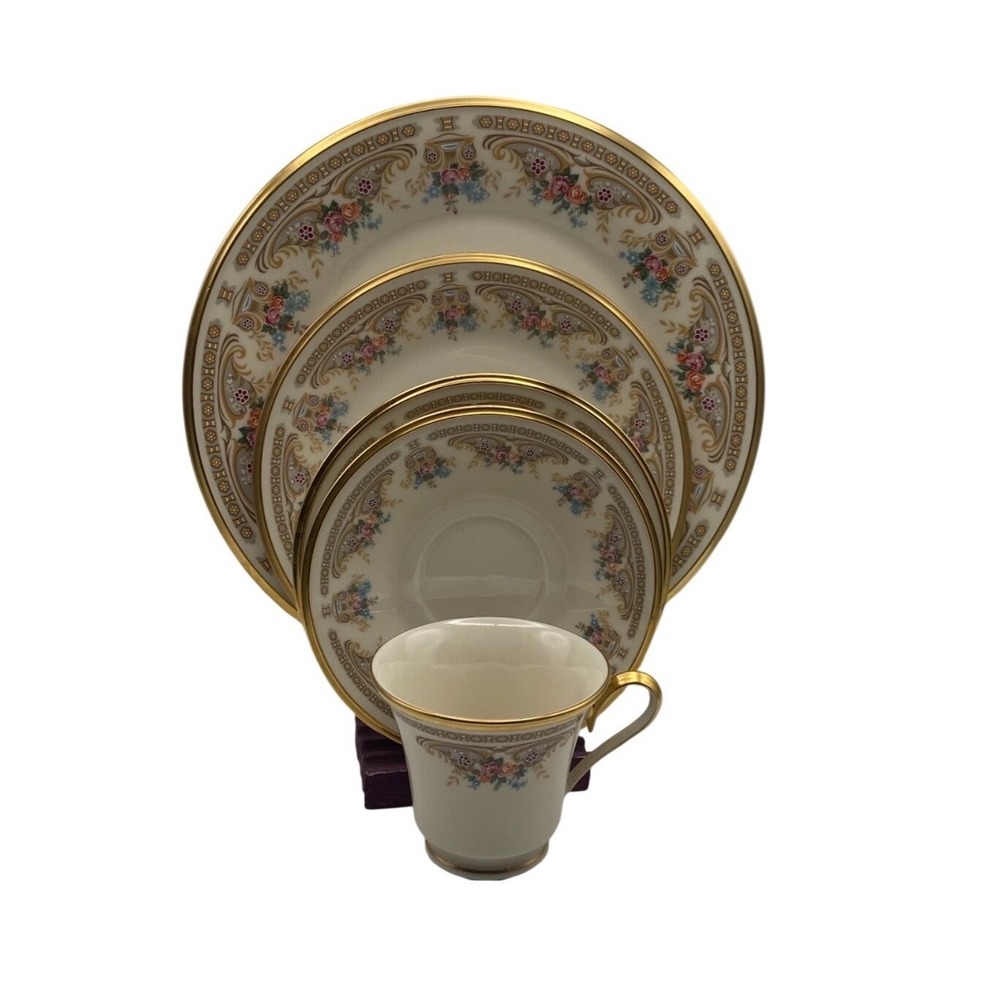 Lenox Versailles 5 Piece Place Setting Bone China Gold Trim‎ Floral Made in USA